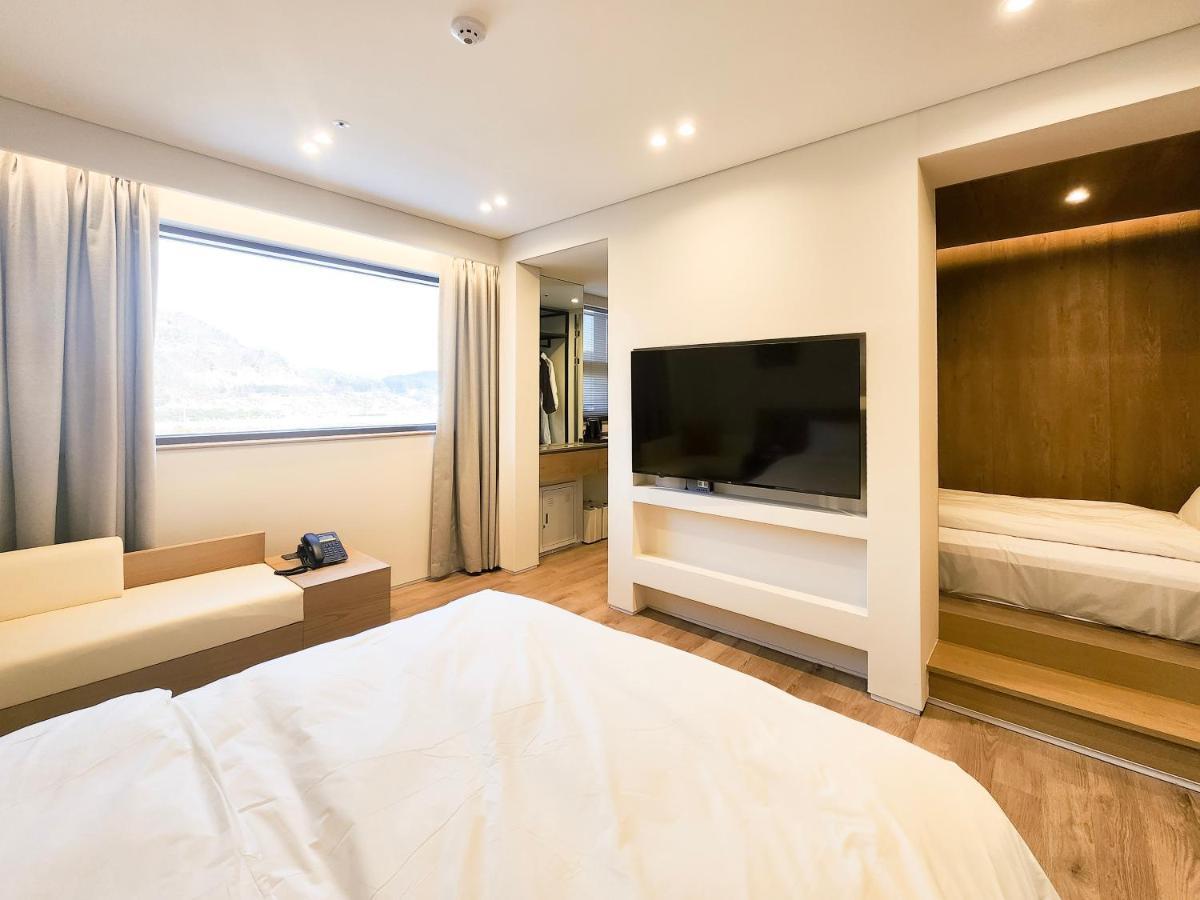Eden Foret Hotel Chungju Exterior photo
